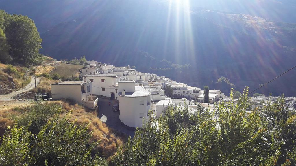 La Casa De La Bombilla Verde Trevélez Eksteriør billede